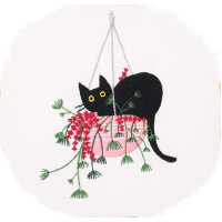 Broderi- "Den sorte kat på eventyr" i broderiramme 20 cm.
